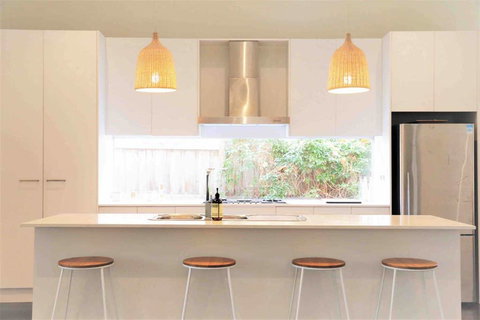 Elwood Beach House - Darwin Tourism 3