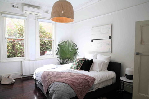 Elwood Beach House - Darwin Tourism 2