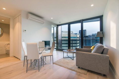 EQ Tower Luxury 1 Bedroom Central Melbourne - Darwin Tourism 0