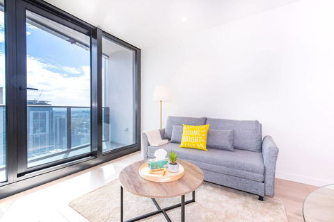 EQ Tower Luxury 1 Bedroom Central Melbourne - Darwin Tourism 2