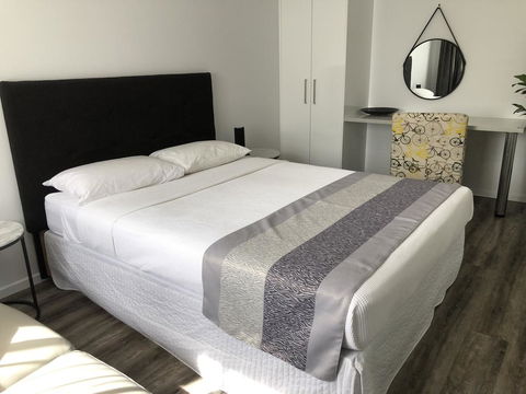Escape On Lake - Darwin Tourism 0