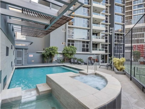 Executive Family 3 Bedroom Suite - Brisbane CBD - Views - Pool - WIFI - Free Parking - Darwin Tourism 3