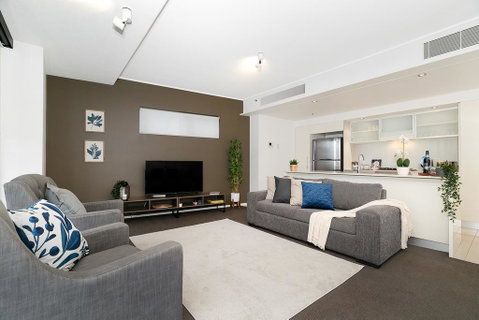 Executive Family 3 Bedroom Suite - Brisbane CBD - Views - Pool - WIFI - Free Parking - Darwin Tourism 1