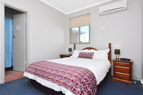 Eyre Hotel - Darwin Tourism 0
