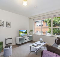 Family-friendly apartment in green Glen Iris - Darwin Tourism