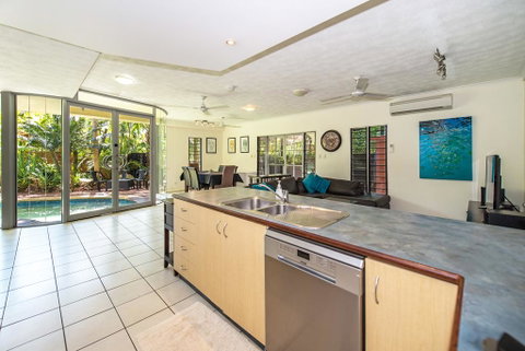 Fannie Bay Art House - Darwin Tourism 0