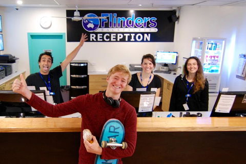 Flinders Backpackers - Darwin Tourism 1