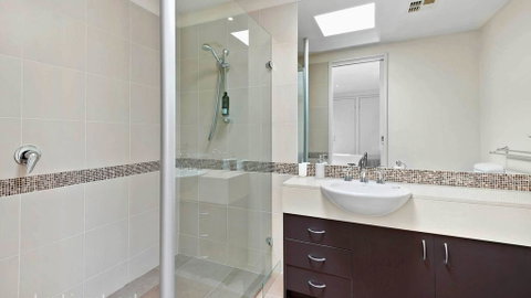 FLORENCE HOUSE Sundrenched Luxury With Pool & Deck - Darwin Tourism 2