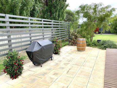 Gale Street Retreat Busselton - Darwin Tourism 1