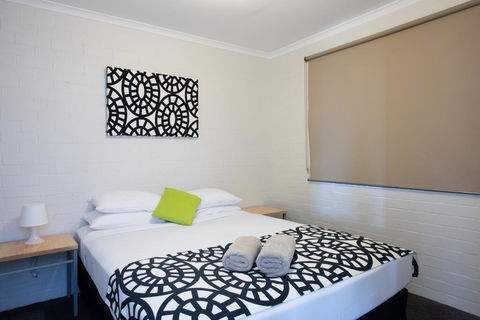 Geraldton's Ocean West Holiday Units & Short Stay Accommodation - Darwin Tourism 0