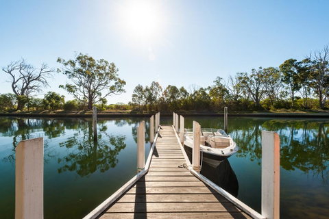 Gippsland Lakehouse - Darwin Tourism 2