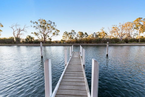 Gippsland Lakehouse A - Canal Frontage - Darwin Tourism 1