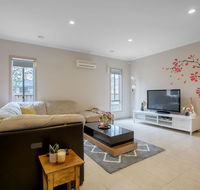 Gorgeous 4BR home in Point Cook - Darwin Tourism