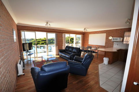 Grand Pacific 1 - Unit 4 - Darwin Tourism 2