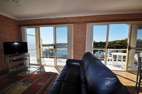 Grand Pacific 1 - Unit 4 - Darwin Tourism 1