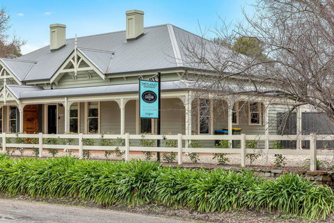 Grandview Accommodation - The Flaxley Apartments - Darwin Tourism 0