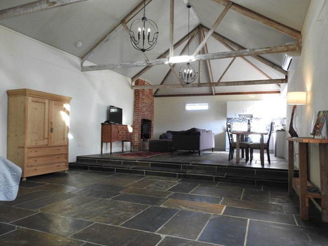 Grape Pickers Cottage - Darwin Tourism 0