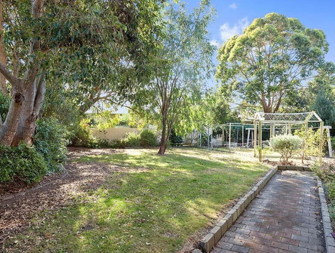 GUMS & ROSES - Family Home In The Heart Of Town. - Darwin Tourism 2