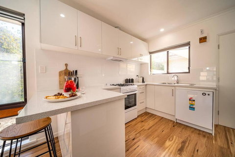 Harmony At Henley Beach-Wifi - Nespresso - Netflix - Darwin Tourism 3