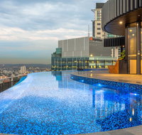 High Life Central with Pool and Car Park - Darwin Tourism