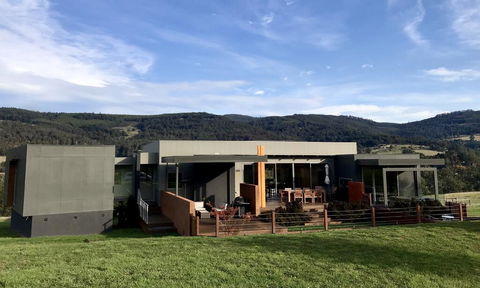 Highland Getaway - Darwin Tourism 1