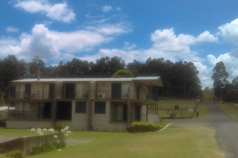 Hill Top Villas - Darwin Tourism 1