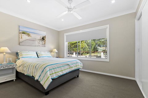 HILLTOP HAVEN In MOLLYMOOK - Darwin Tourism 1