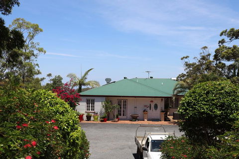 Hilltop On Tamborine - Darwin Tourism 0