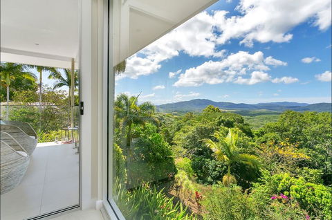 Hilltop Rainforest Retreat - Darwin Tourism 1