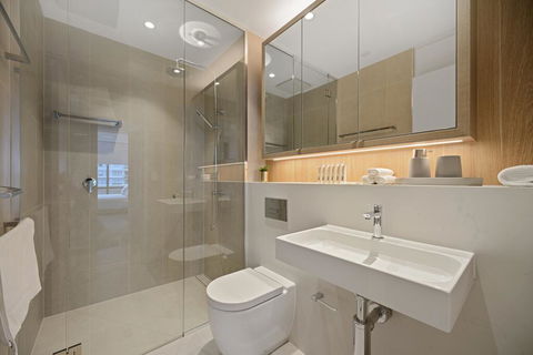 HomeHotel-Luxury Home, High Rise With View. - Darwin Tourism 2