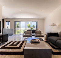 Homeplus-Escape to Modern Home in Hope Island - Darwin Tourism