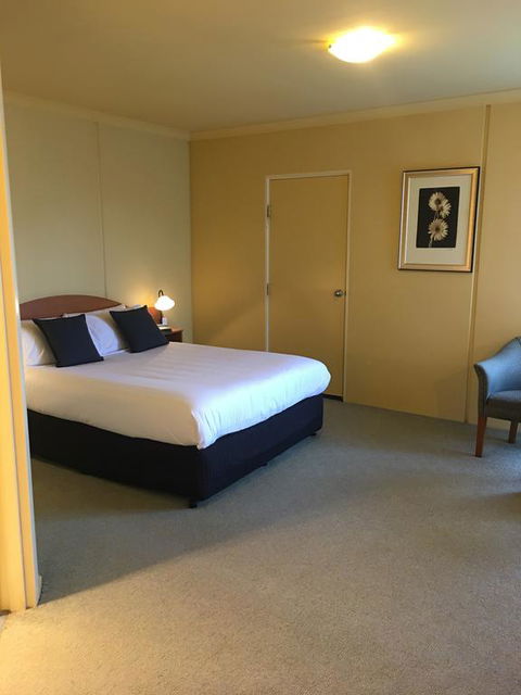 Hopkins House Motel & Apartments - Darwin Tourism 3