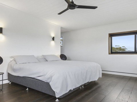 Horizons At Currarong - Architecturally Designed Beach House - Darwin Tourism 1