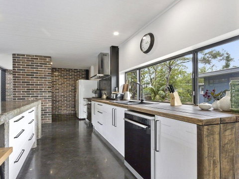 Horizons At Currarong - Architecturally Designed Beach House - Darwin Tourism 2