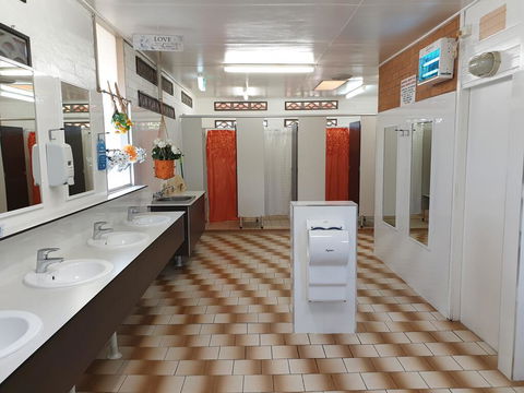 Jacaranda Holiday Park - Darwin Tourism 1