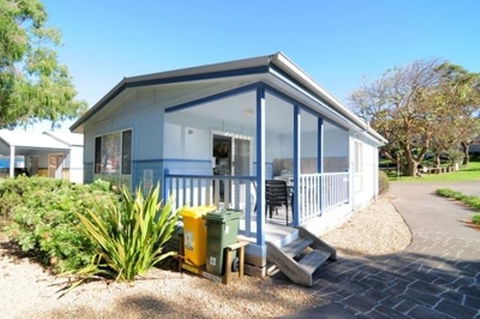 Kendalls Beach Holiday Park - Darwin Tourism 0