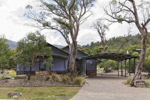 Kickenback Lodge - Darwin Tourism 0