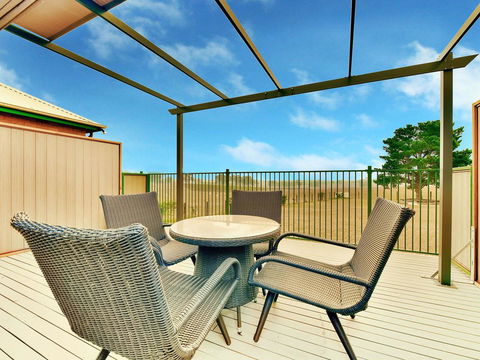 King II - You Can Honestly Walk To Bimbadgen And Hope Estate Concerts - Darwin Tourism 2