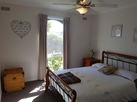 Kings Cottage - Darwin Tourism 3