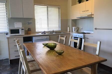 Kirwan 4, 4 Bedroom - Darwin Tourism 2