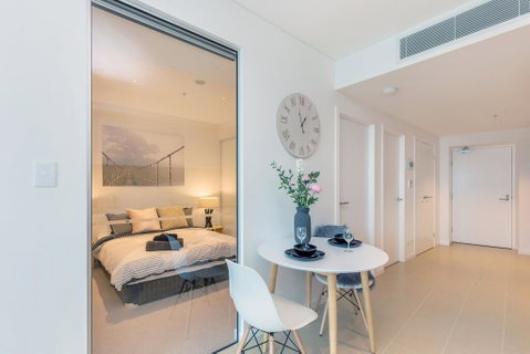 KOZYGURU SKYTOWER BRISBANE CBD 2 BED APT QBN222-1815 - Darwin Tourism 1