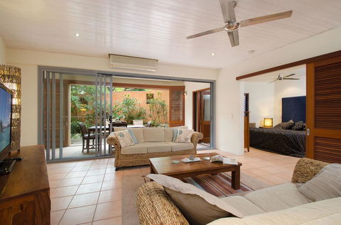 L'Auberge @ Noosa - Darwin Tourism 1
