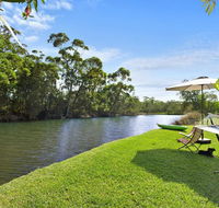 Lake Frontage family fun home - Darwin Tourism