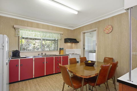 Lake Frontage Family Fun Home - Darwin Tourism 2