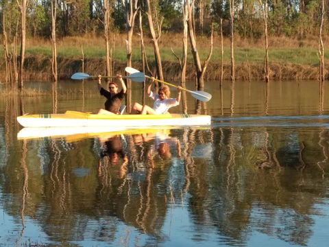 Lake Tinaroo Waterfrontage - Darwin Tourism 3