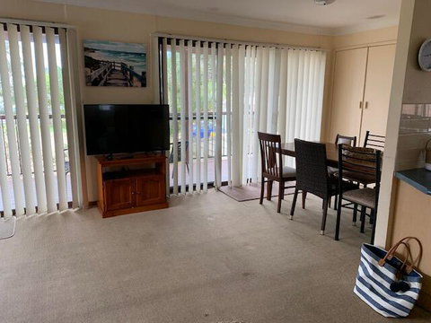 Lakehouse On Oxley - Darwin Tourism 3