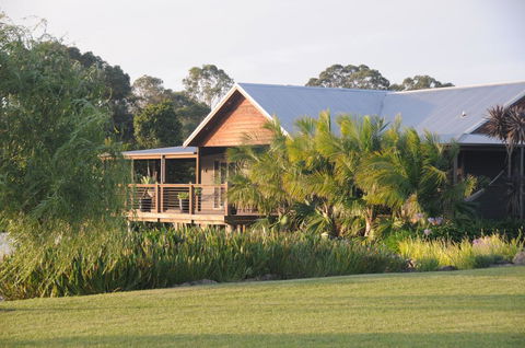 Lilies Luxury Retreats - Darwin Tourism 0