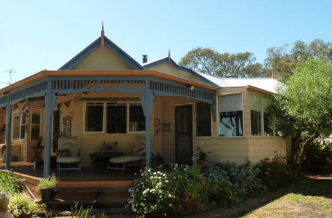 Lilys By The Lake - Raymond Island Accommodation - Darwin Tourism 1