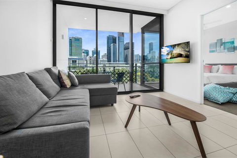 Luxe Apartment With Balcony And Pool Near Galleries - Darwin Tourism 0