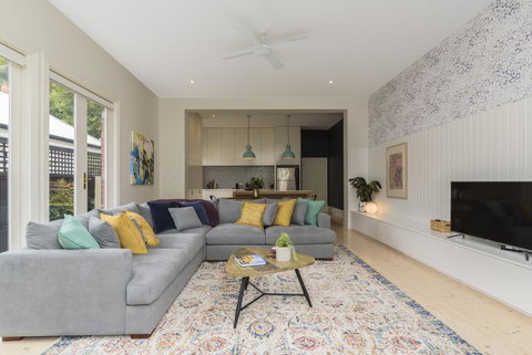 Luxe In Elwood - Darwin Tourism 1